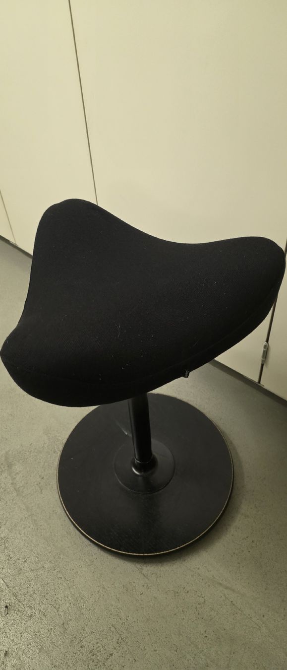 Varier Hocker: stokke Varier Sitzhocker – Gebraucht aus Riedikon von Winter21. 1