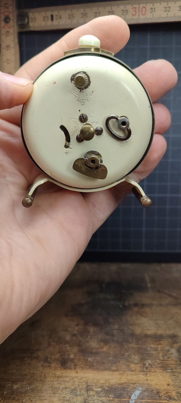 Junghans Wecker: Wunderschöner alter Wecker Nr73 Junghans DARLING – Gebraucht aus Gelterkinden von MYSTOREFORYOU4460 4