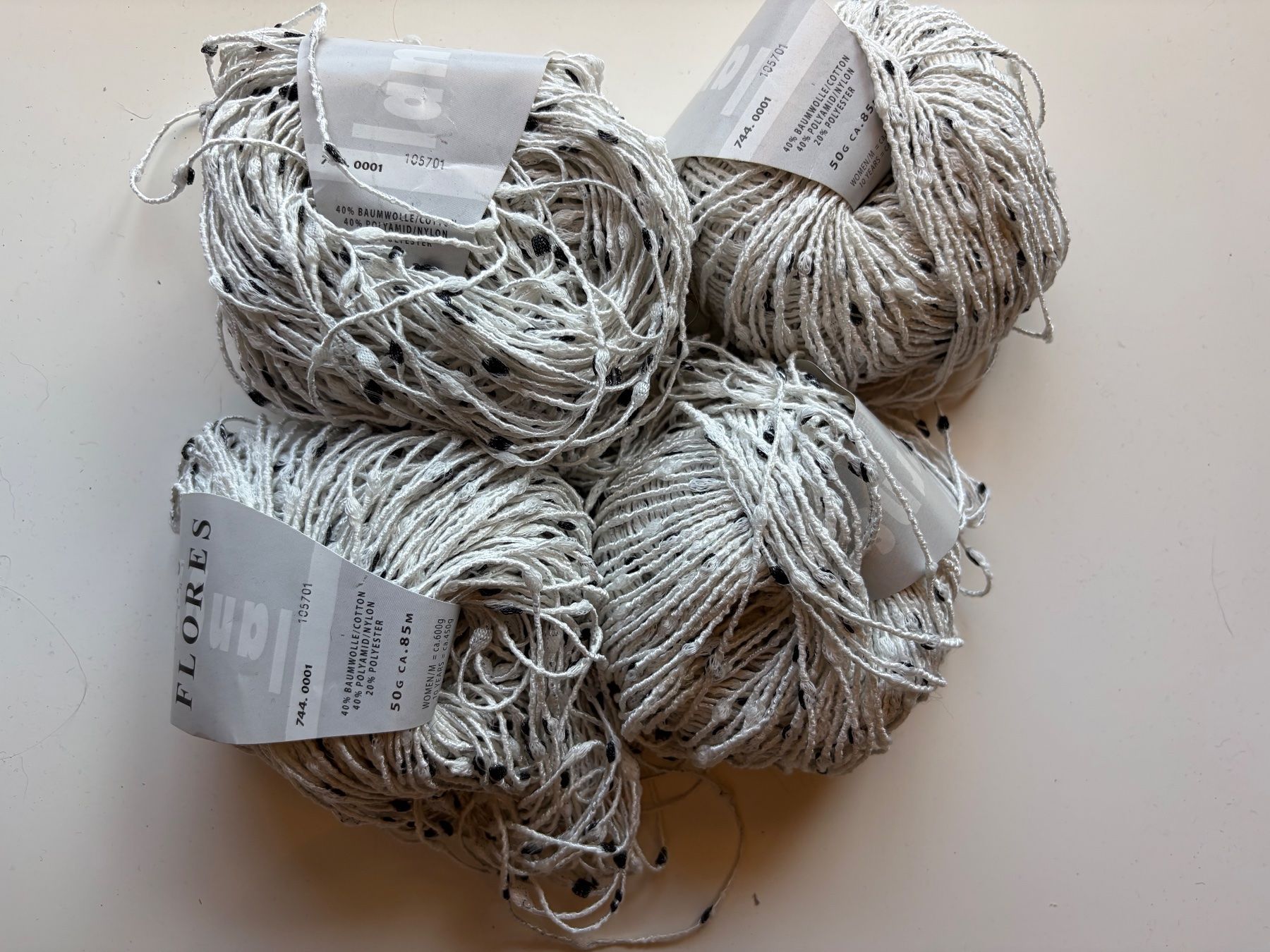 Lang Yarns Laine: 4 Knäuel Flores Langyarns – D'occasion à Büsserach par bor_s88m