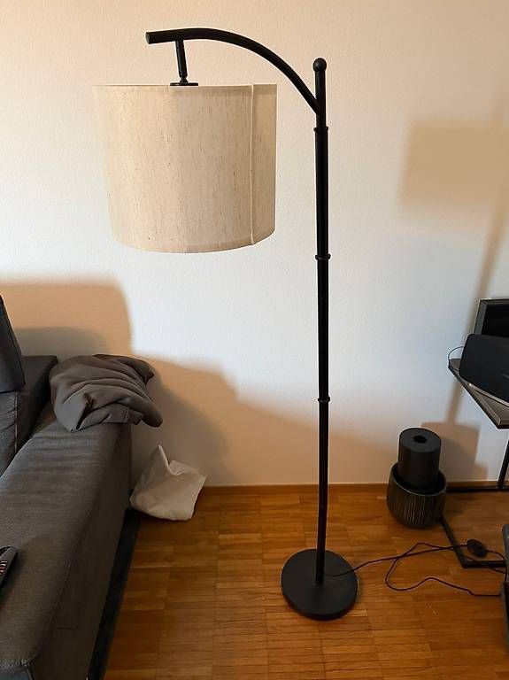 Lampade: Stehlampe dimmbar mit Fernbedienung  – Usato da Basel venduto da sab_6wfg