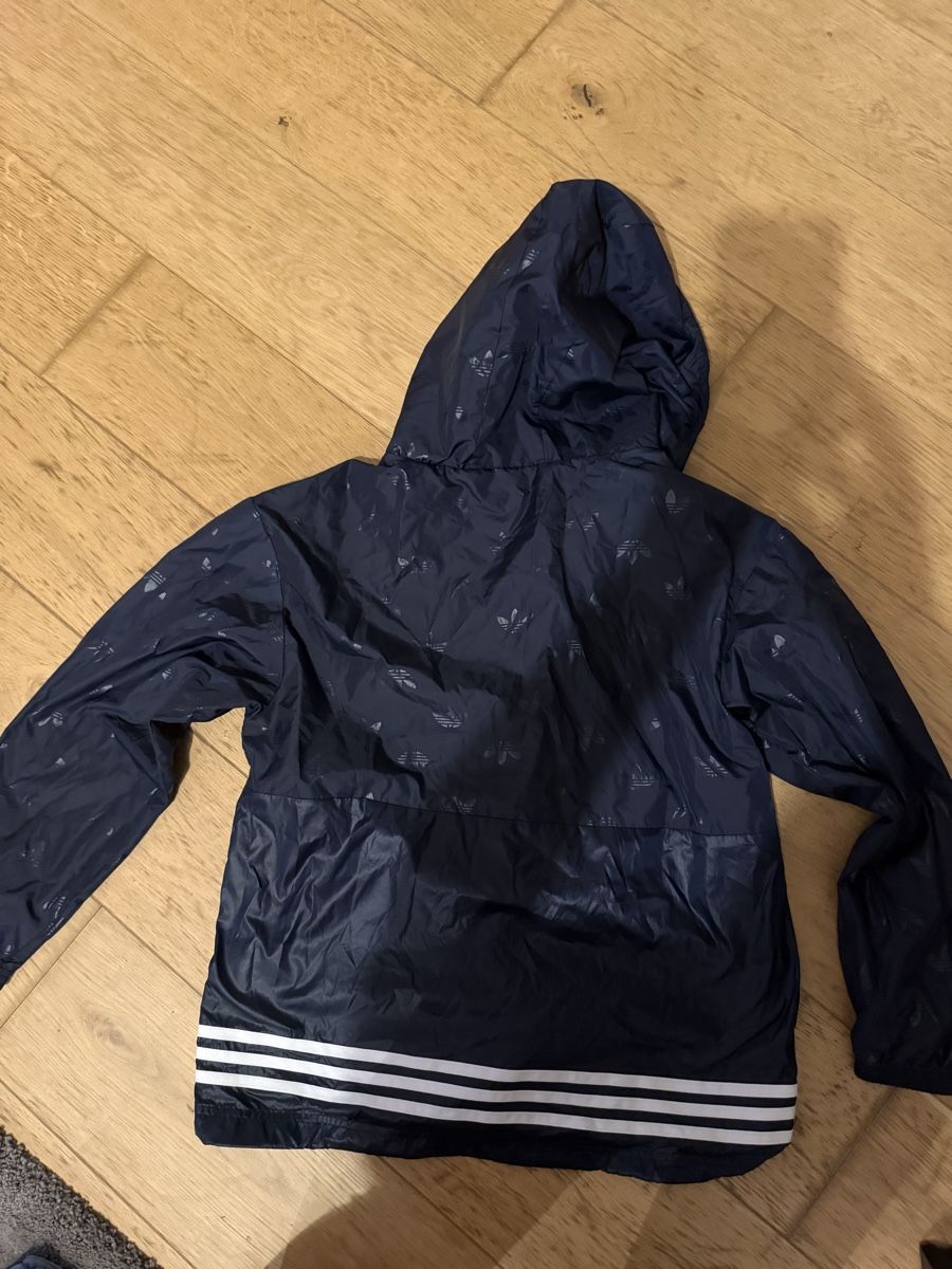 Adidas Pullover & Sweatshirts: Adidas Jacke dunkelblau mit Muster Grösse 38 – Gebraucht aus Biberist von bierikim 1