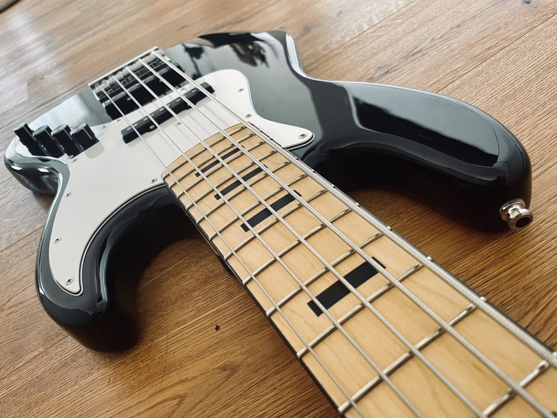 Sadowsky Musikinstrumente: Sadowsky UV70 Metro 5 String Bass – Gebraucht aus Boswil von HairyCloset 4