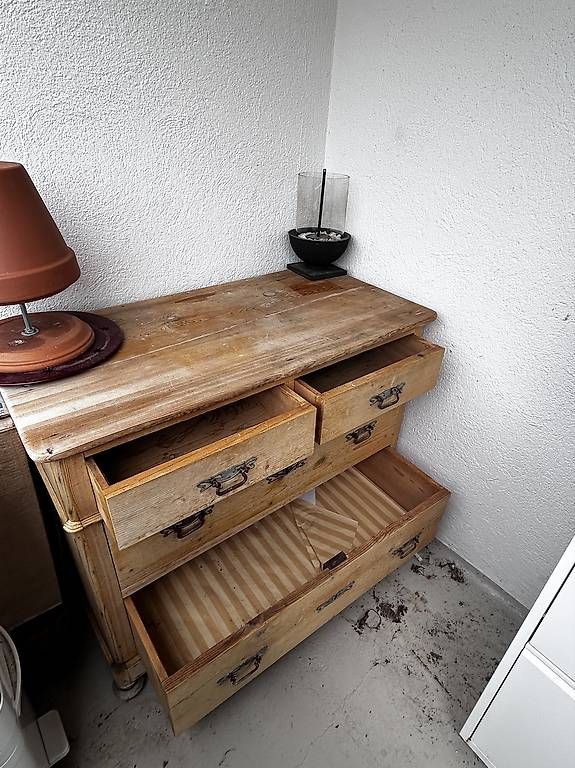 Kommoden: Kommode  – Gebraucht aus Bottenwil von Wikingerbraut