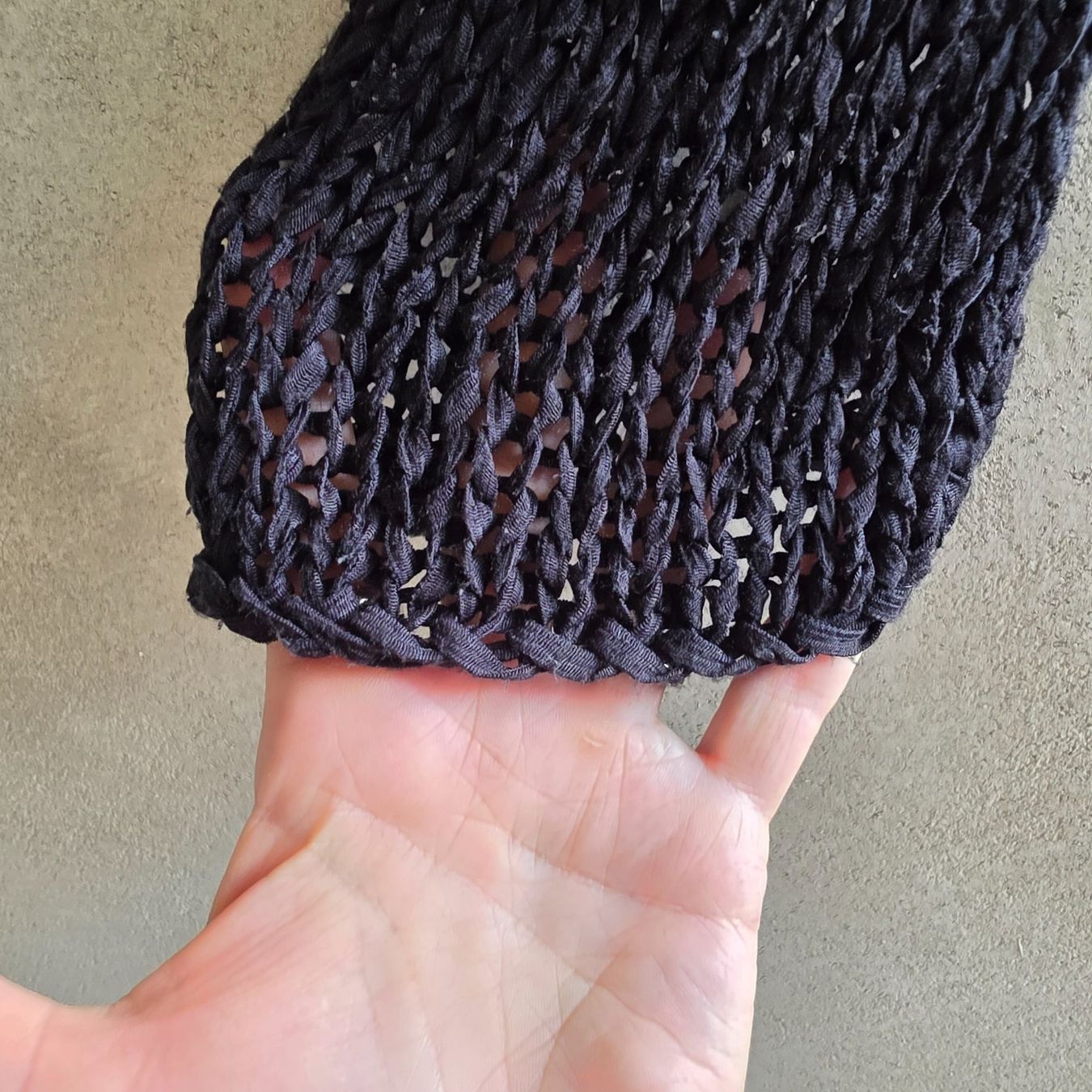 Pullover & Sweatshirts: 🐸 PULLOVER AUS BÄNDCHENGARN STRICKPULLOVER M - L SCHWARZ – Gebraucht aus Môtier (Vully) von Frogs 3