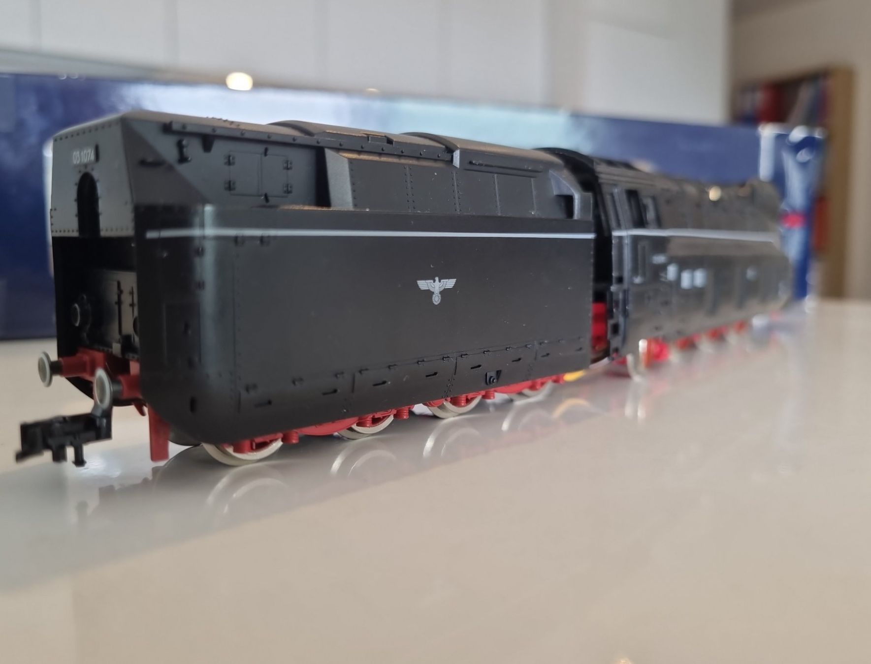 Fleischmann Modelleisenbahnen: Fleischmann DR Stromlinienlok 4172 DCC Digital – Gebraucht aus Zürich von nibadi 7