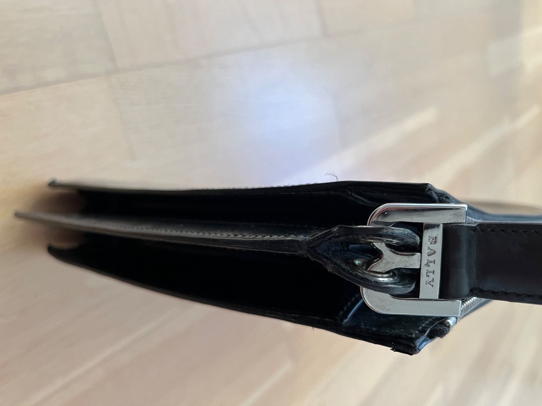 Bally Taschen für Damen: Bally Handtasche Glattschwarz Leder – Gebraucht aus Weisslingen von nizanra 1