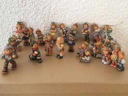 24 Goebel und Berta Hummel Sammlerfiguren Handbemalt