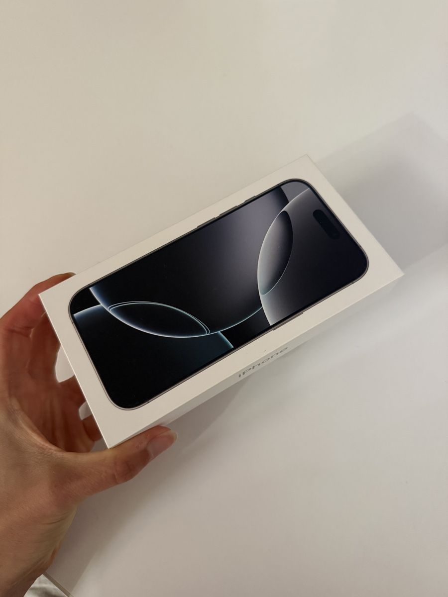 Apple Telefoni cellulari / Smartphones: Apple iPhone 16 Pro 128GB White Titanium – Usato da Zürich venduto da annina.n95t 5