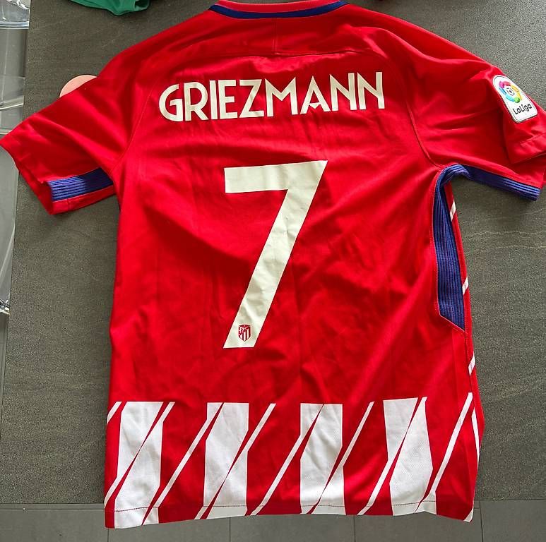 Nike Leibchen & Hosen: Atletico Madrid Trikot Grösse S – Gebraucht aus Zürich von jan_76zs 1