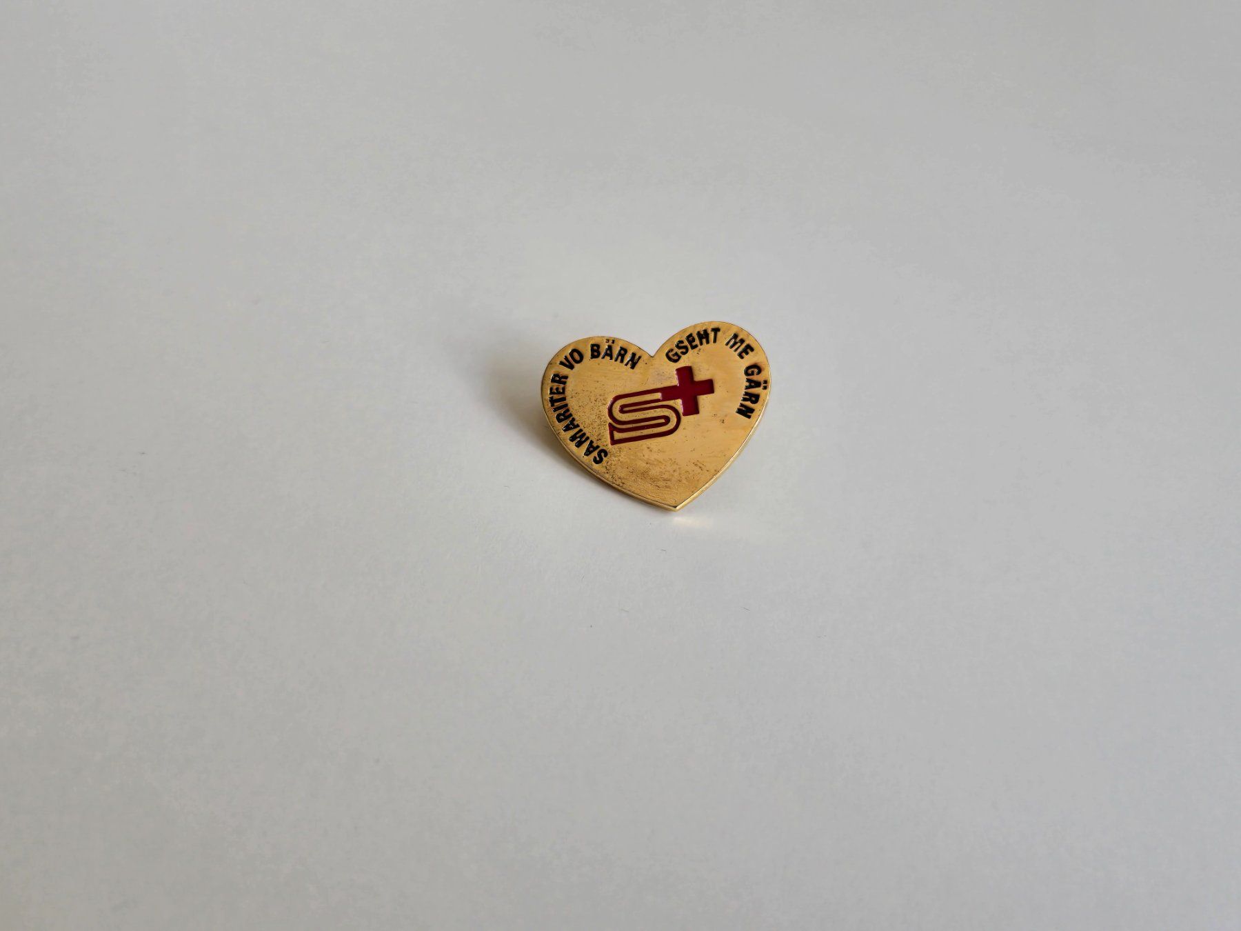 Placchette & Badge: Pin Samariter Bärn – Usato da Dättlikon venduto da Wundertuete_