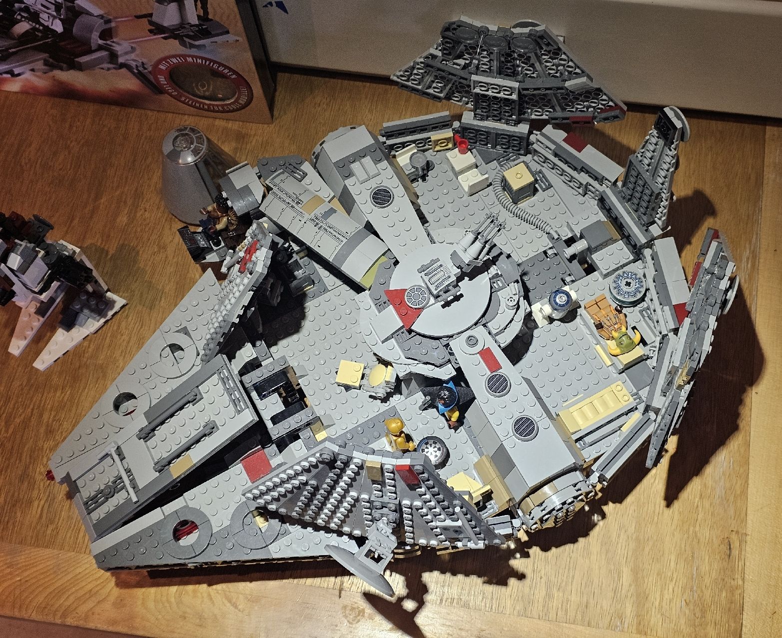 Lego Spielzeuge: LEGO Star Wars Millenium Falcon & TIE Fighter – Gebraucht aus Schattenhalb von DeepSilence 1