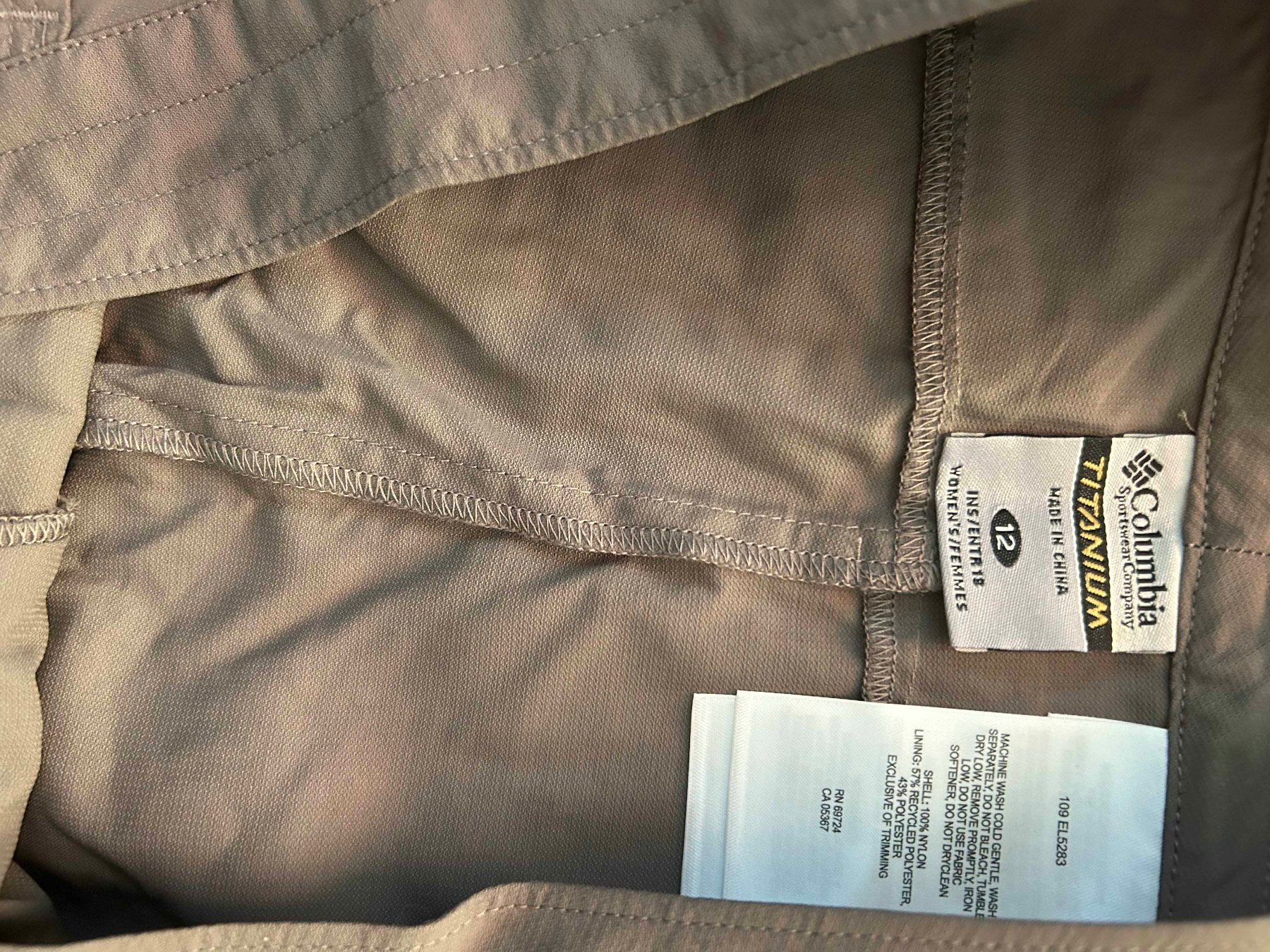 Columbia Röcke: Columbia Titanium Damen Jupe, Khaki – Gebraucht aus Zürich von Konsumware 1