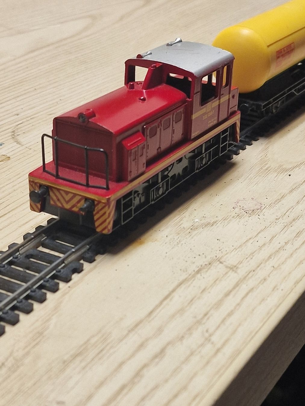 Lima Modellini di ferrovie: Modelleisenbahn lima Lokomotive mit Waggons  – Usato da Herzogenbuchsee venduto da ioa_zcm6 1