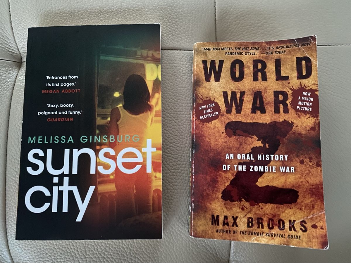 Bücher: 2 books World war / sunset city – Gebraucht aus Meggen von 6003Luzern
