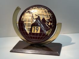 60er 50er Jahre Vintage Globus ewiger Tischkalender,  1957