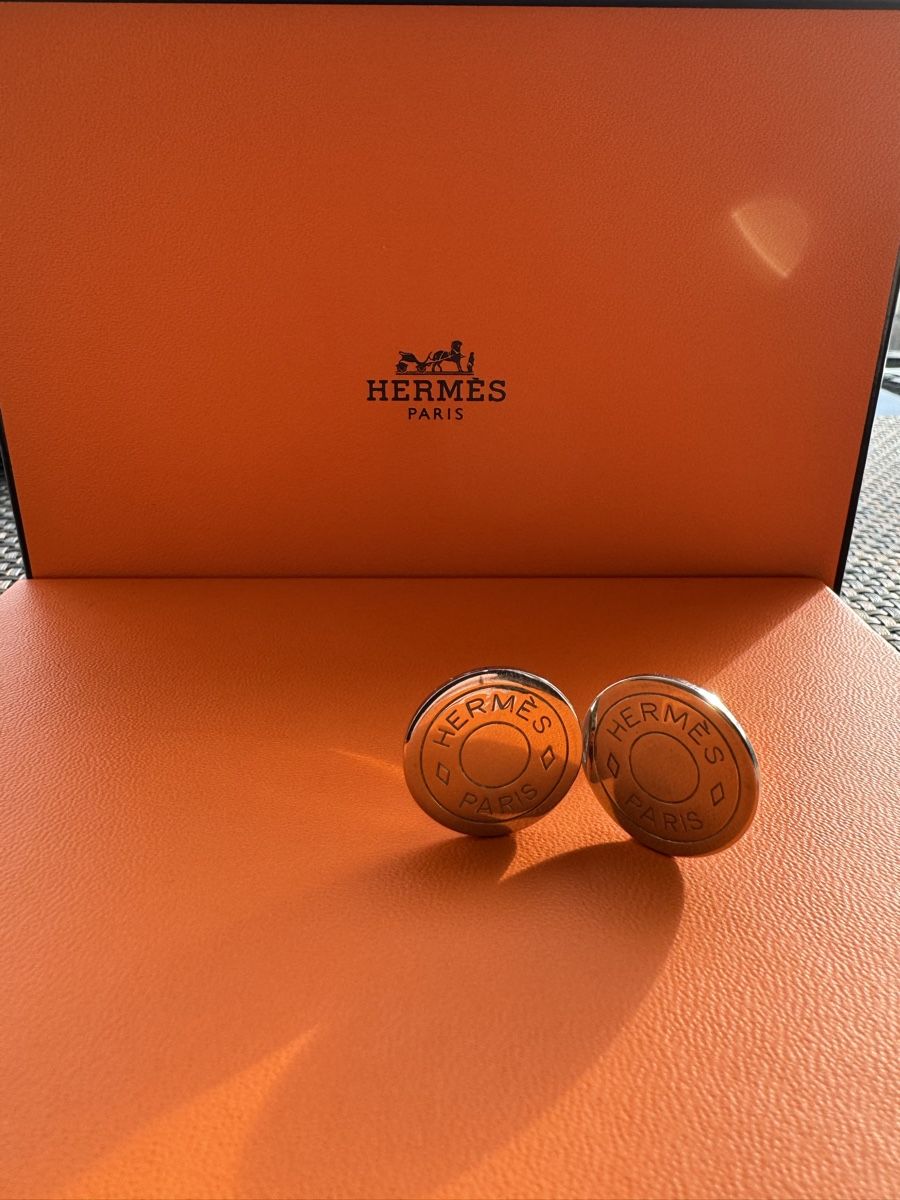 Hermès Boucles d'oreille: Boucles d’oreilles Hermes clou de selle – D'occasion à Neuchatel par mar_9blm 2