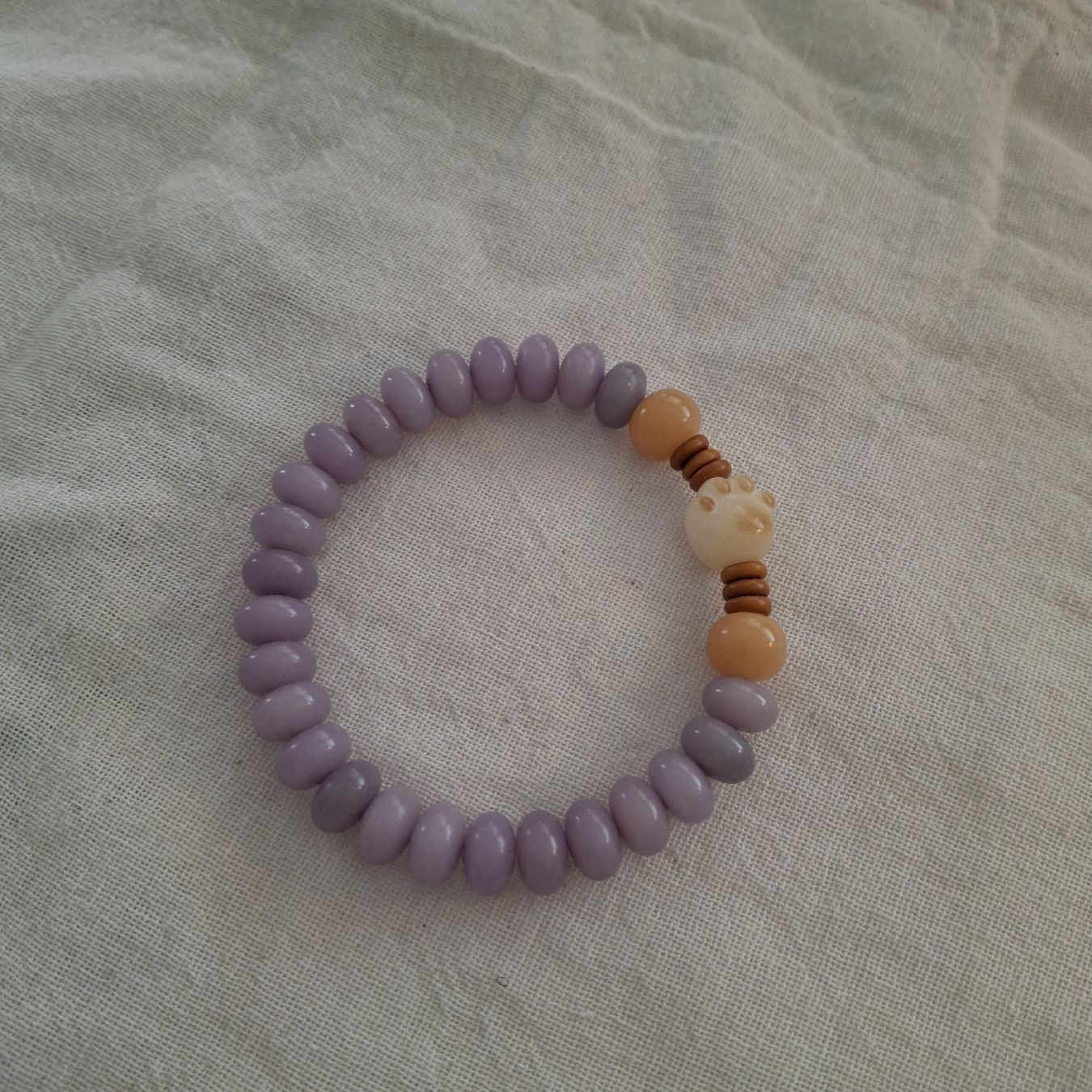 Bracciali & Braccialetti: Handgefertigtes Armband mit Katzenpfoten-Perle – Nuovo (secondo la descrizione) da Lachen SZ venduto da Dimmi2022 2