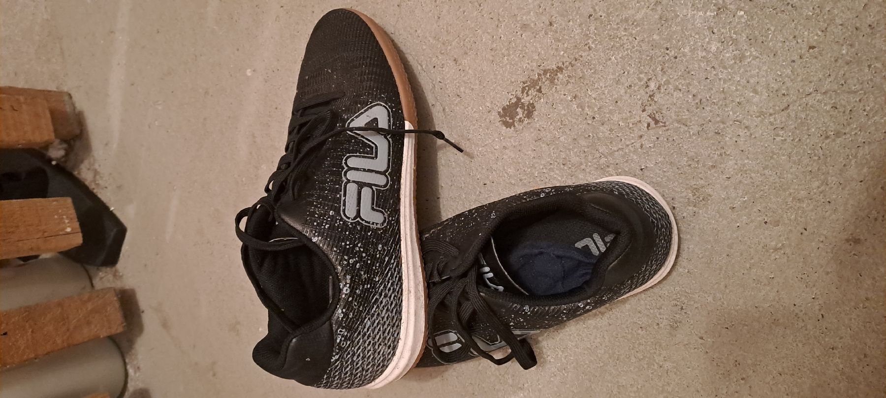 Fila Scarpe da uomo: Fila Hallenschuhe Grösse 43 – Usato da St. Margrethen SG venduto da ibra_ch 1