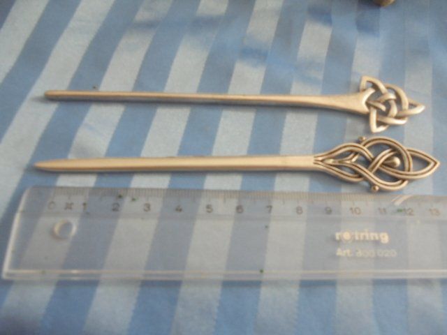 Accessori per capelli: 2 Haarnadeln mit Patina – Usato da Hinwil venduto da Glasperlen
