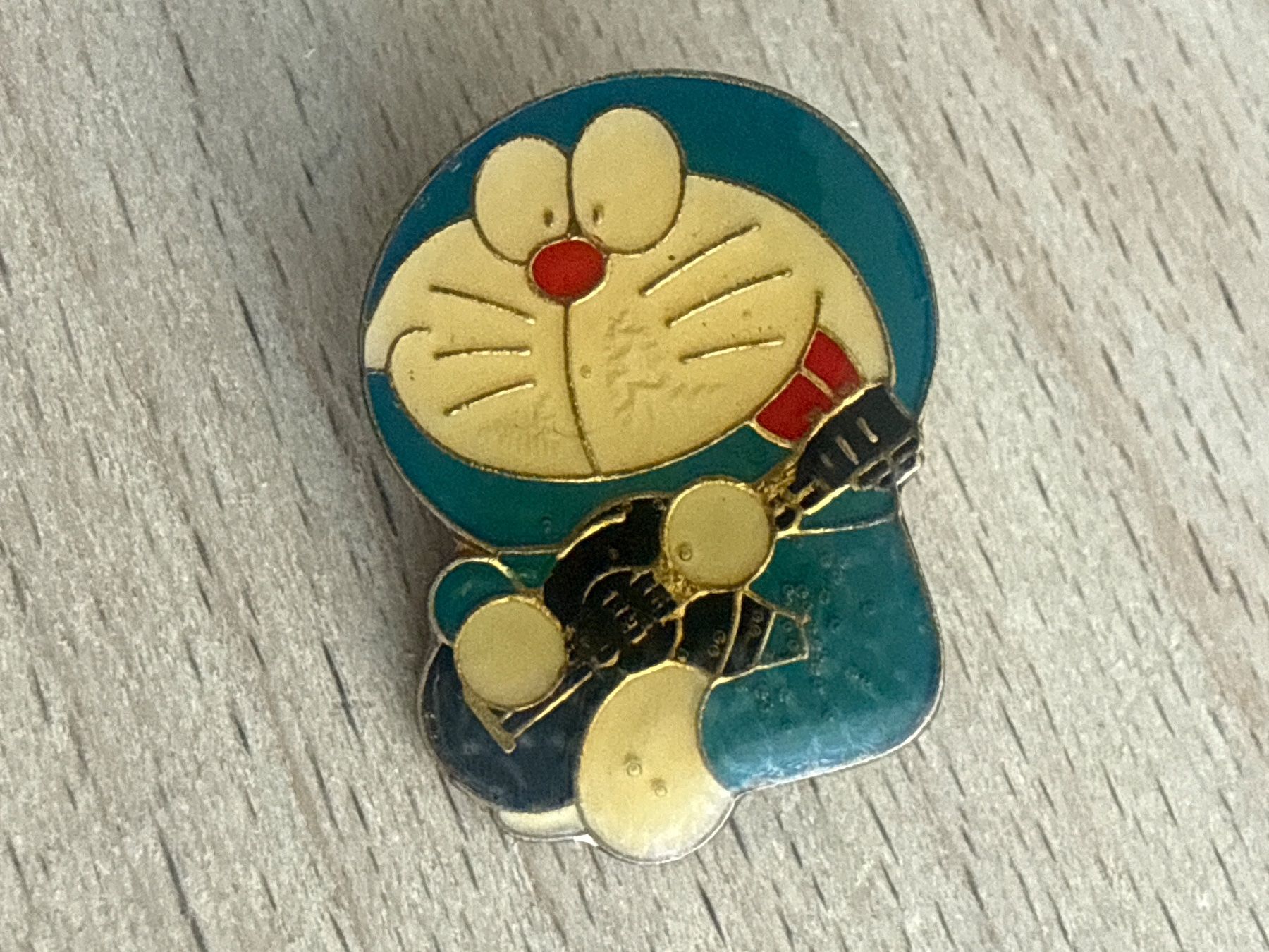 Placchette & Badge: Pin Doraemon – Usato da Glattbrugg venduto da Schweigmatt