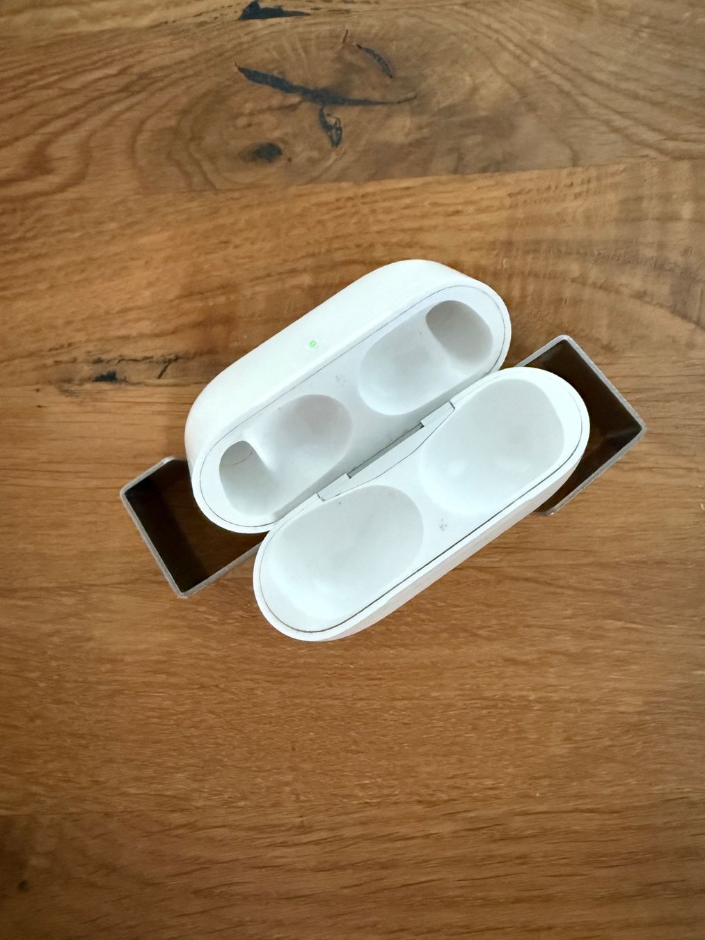 Apple Kopfhörer: APPLE AirPods Pro 1 Charging Case – Gebraucht aus Lausanne von Nine1982 2