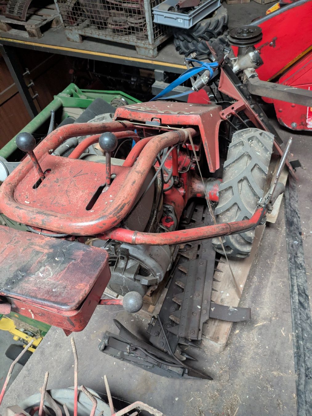 Aebi Alle Maschinen: Aebi AM40 Motormäher mit Gabeleingrasung – Gebraucht aus Widen von timon98 2