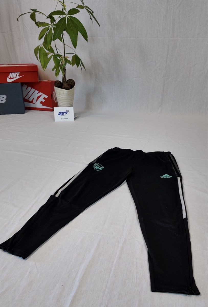 Adidas Pantaloni: Trainerhose Arsenal Adidas – Nuovo (secondo la descrizione) da Lindau venduto da KT_Vintage 4