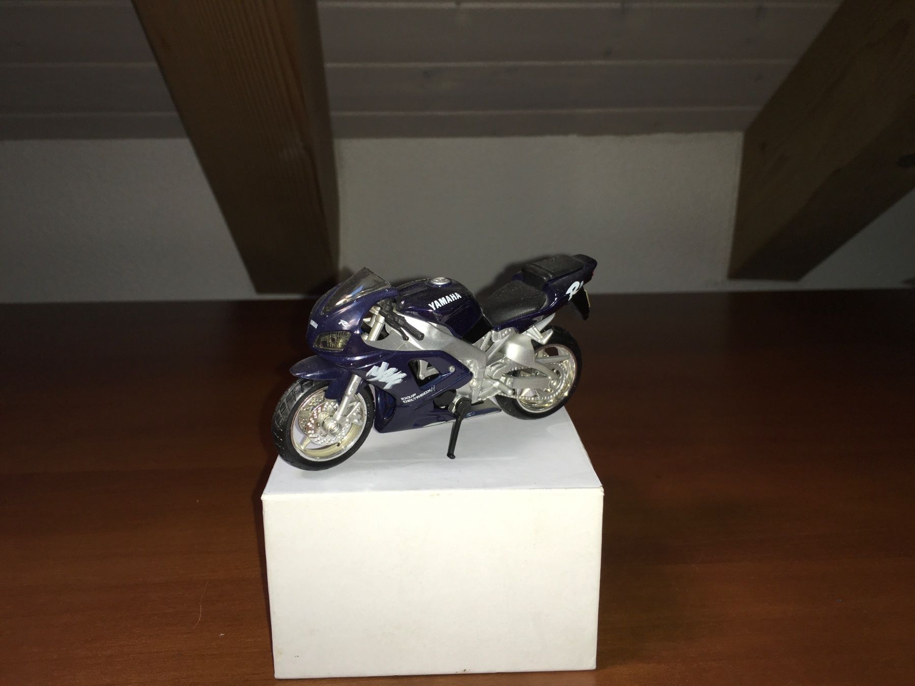 Maisto Modellautos: Yamaha NZF R1 - 1/18 – Gebraucht aus Wohlen AG von PrivatSammlung