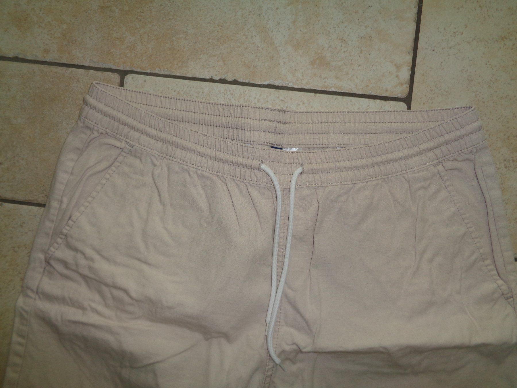 H&M Pantalons: Shorts  H&M Grösse 34 – D'occasion à Kreuzlingen par Robi-2003 2