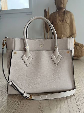 Louis Vuitton On My Side MM Galet  neu  Original