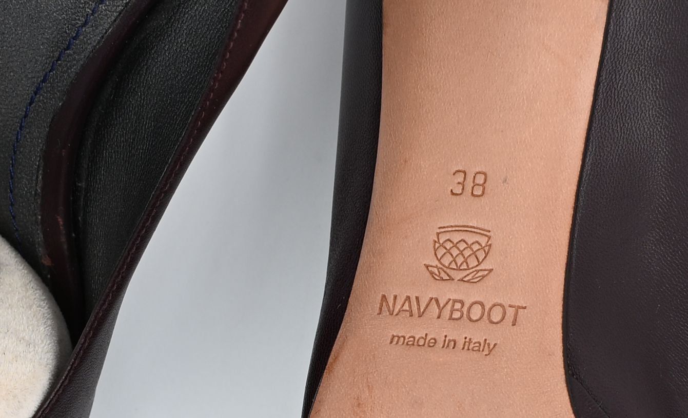 Navyboot Scarpe da donna: Navyboot Pumps mit Schleife, Gr. 38 – Usato da Dürnten venduto da pema28 3