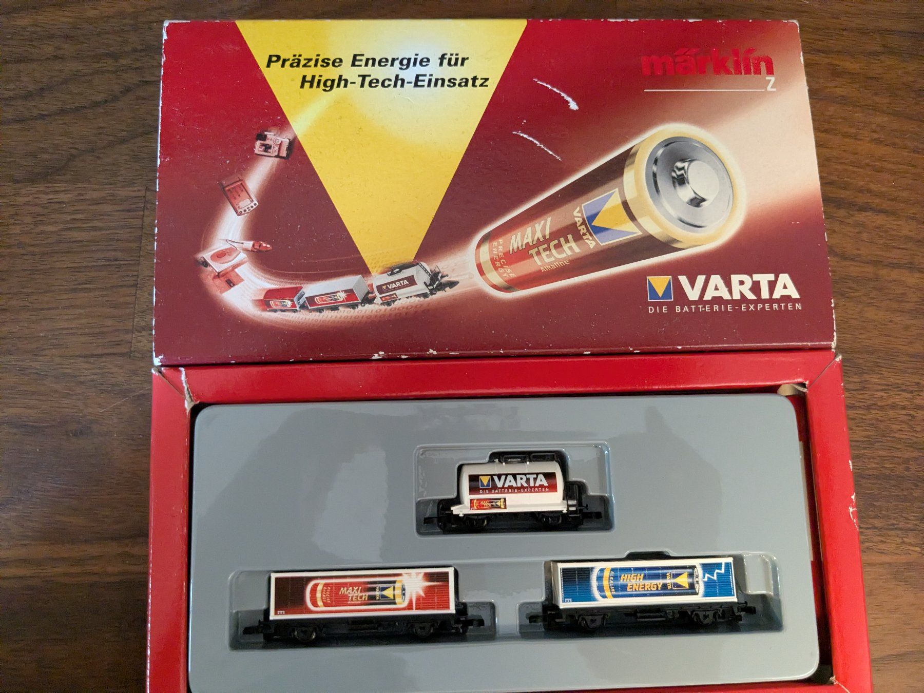 Märklin Modelleisenbahnen: Märklin Spur Z Varta Güterwagen Set – Gebraucht aus Zürich von NotVATRegistered 1