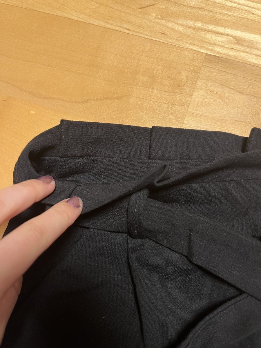 Vero Moda Pantaloni: Schwarze Stoffhose Vero Moda Gr. M – Nuovo (secondo la descrizione) da Betschwanden venduto da _janinee_ 2