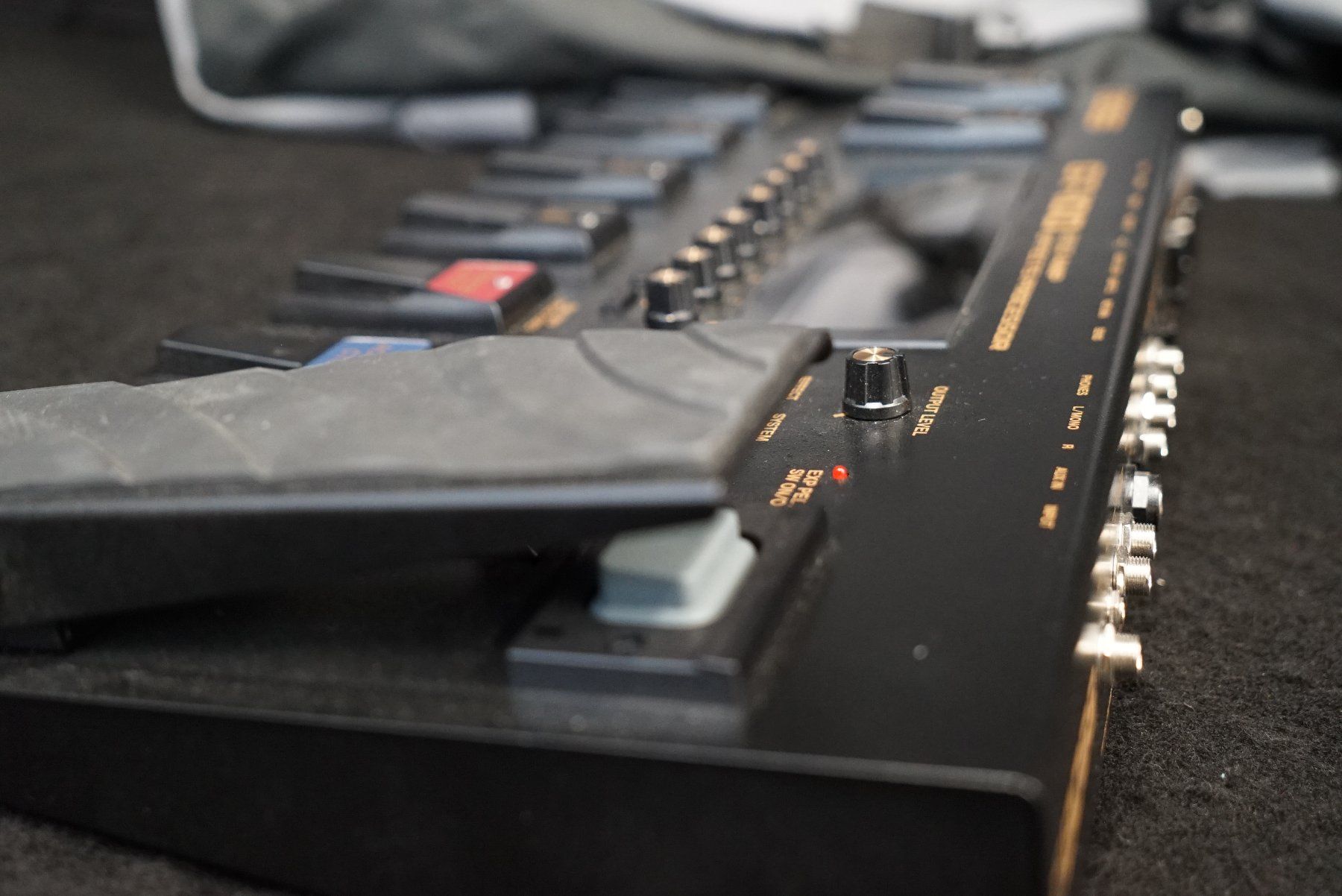 Roland Strumenti musicali: Boss GT-100 Amp Effects Proc. V.2 Multieffekt und Amp-Modeli – Usato da Ortschwaben venduto da Musictrade 7
