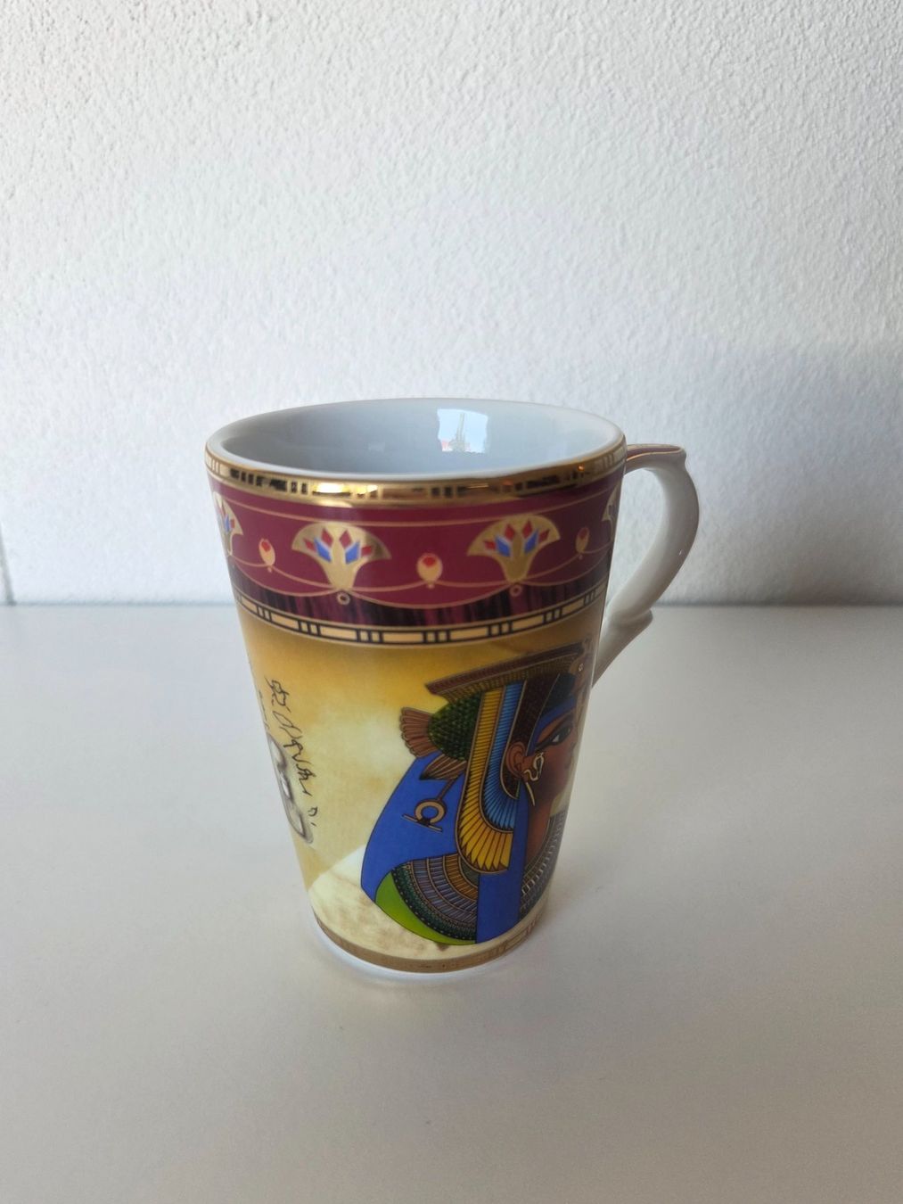 Tazze: Ägyptische Tasse mit Motiven – Usato da Zürich venduto da Lela-Mirela 1