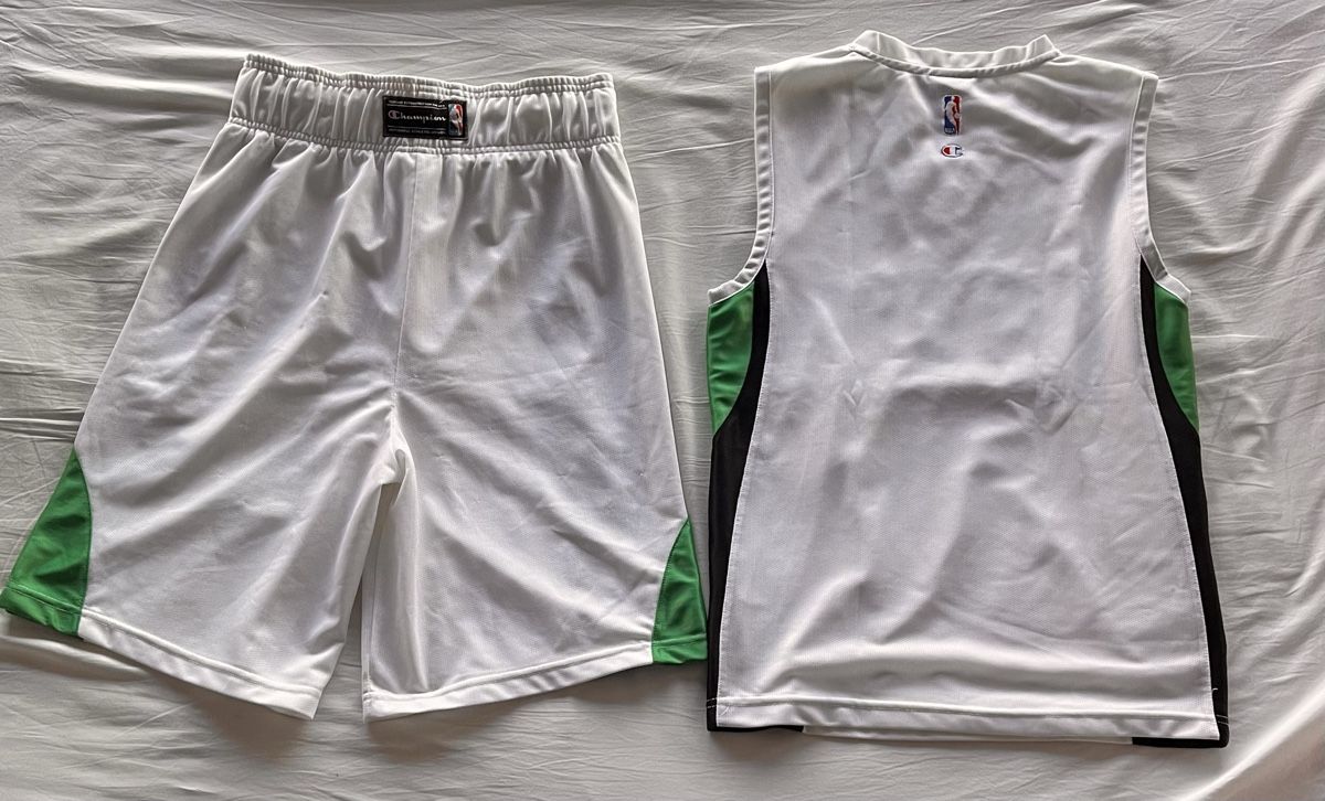 Canottiere & Pantaloni: Maillot et short des Boston Celtics – Usato da Delémont venduto da bouboute01 1