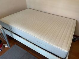 Lit IKEA 140×200 blanc + sommier excellent état  250.-