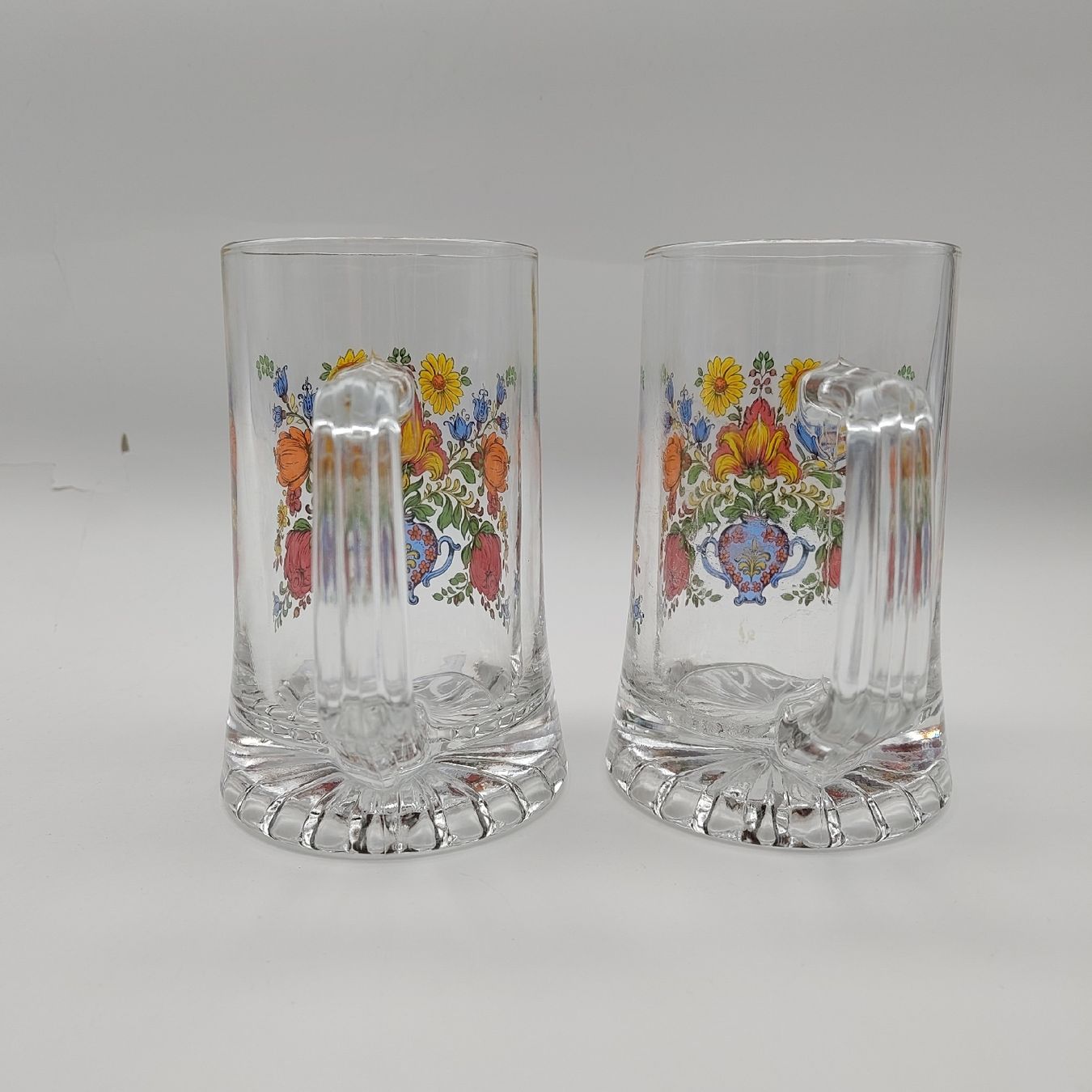 Bicchieri: 2 Bierkrüge Glas mit Blumenmuster – Usato da Dietlikon venduto da VintageStudioZurich 3