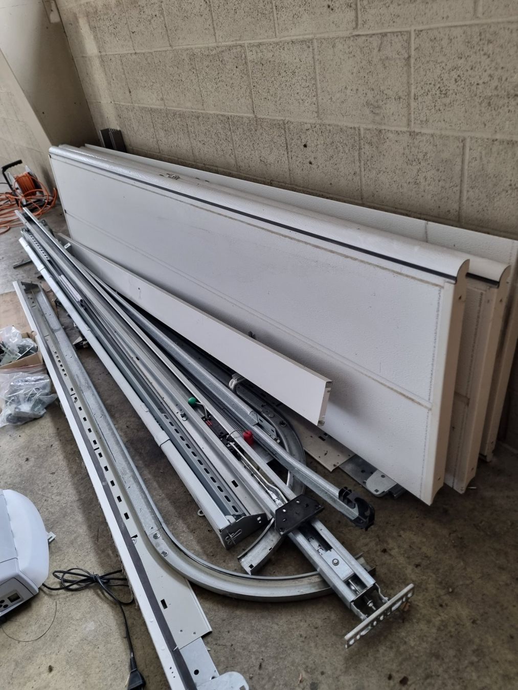 Hörmann Sonstiges Elektromaterial: Gaaragentor mit Teckentrup PRO 370 Torantrieb gebraucht – Gebraucht aus Zuckenriet von pugamats 5