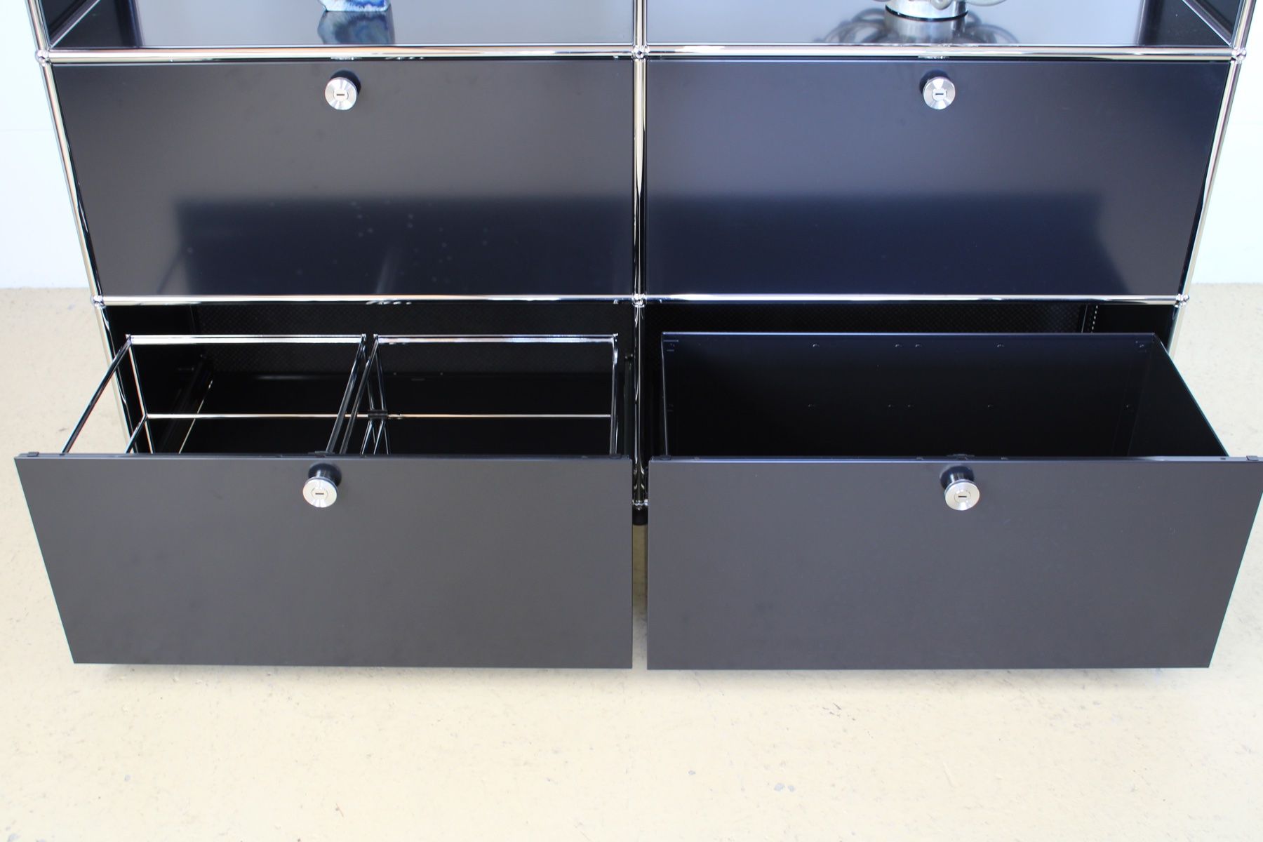 USM Kommoden: USM Sideboard in Schwarz, Lieferung möglich – Gebraucht aus Meinisberg von atelier_TILIJA 7