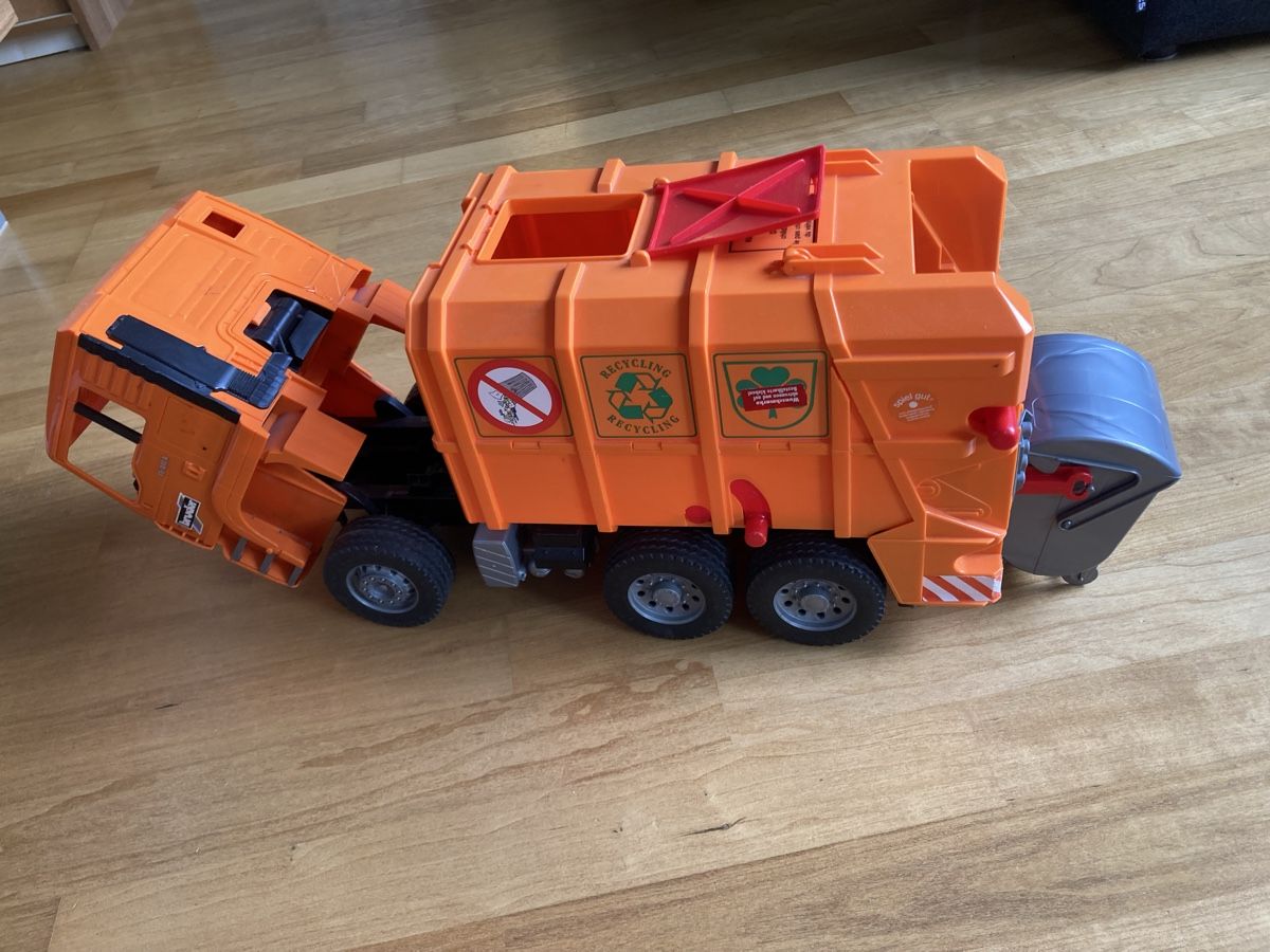 Bruder Spielzeuge: Müllwagen Bruder MAN – Gebraucht aus Jona von rahelg83 1