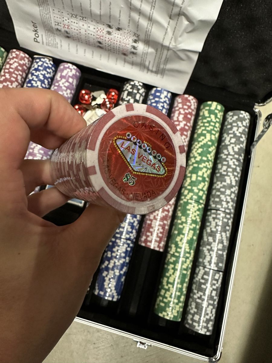 Jeux: Poker set mit Aluminium Koffer  – D'occasion à Nesselnbach par Vig0_al 3