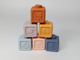 6 cubes éducatifs en caoutchouc à encastrer 4.5 cm