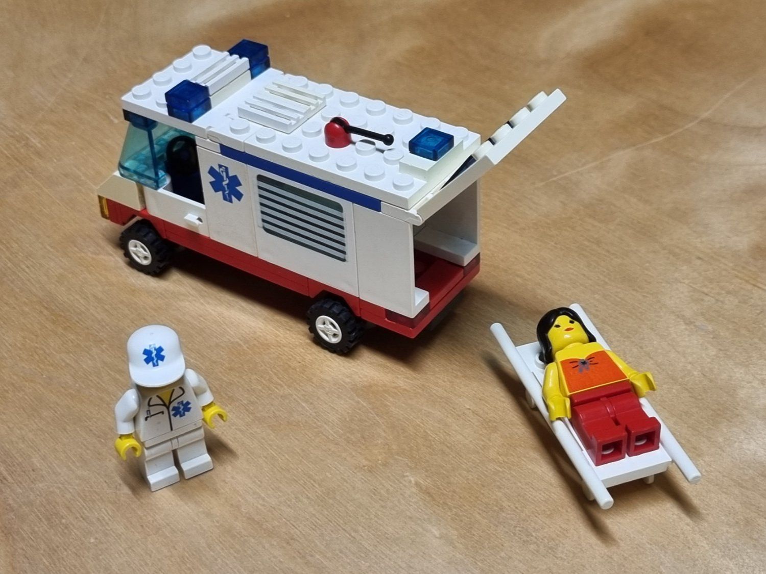 Lego Kit di costruzioni: LEGO System 6666 Ambulance – Usato da Basadingen venduto da tot_59zf 1