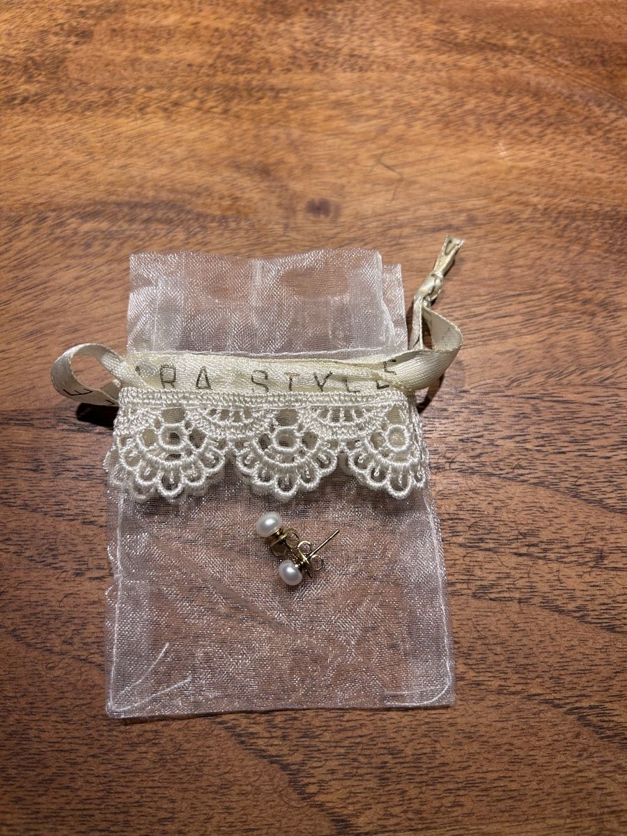 Perle (finte): Tara Style Sonia Pearl Lovestuds – Nuovo (secondo la descrizione) da Kleinandelfingen venduto da Doratschikov 2