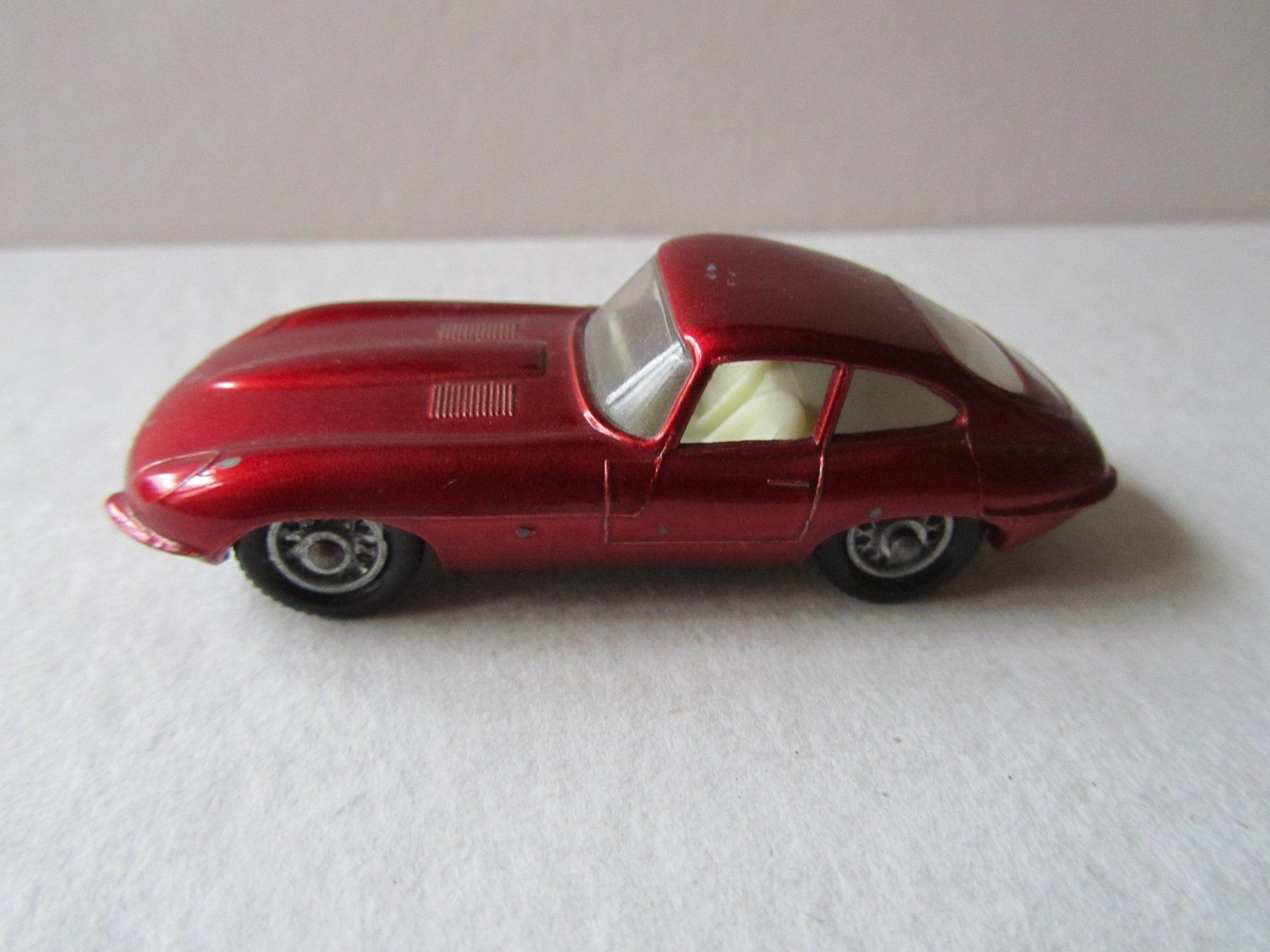 Matchbox Modellini d'auto: Jaguar E Type, Matchbox Lesney, Nr. 32 B, 1962-1968 – Usato da Weiningen ZH venduto da dietsch57