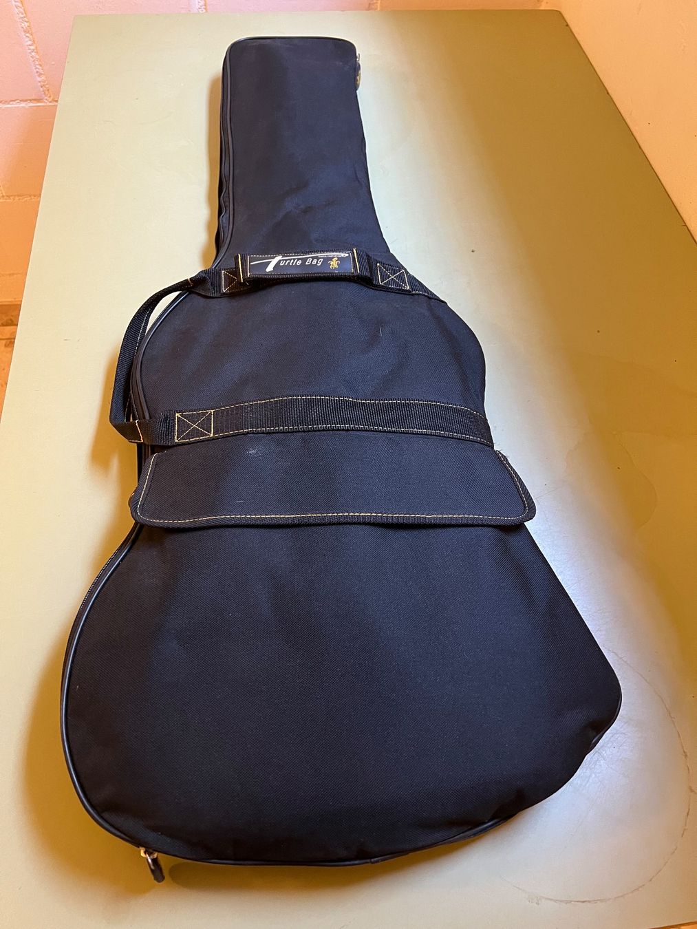 Strumenti musicali: Schöne linkshänder Gitarre – Usato da Hochdorf venduto da Brandnew 4