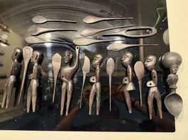 Afrikanische Ebenholz-Schnitzereien  Massai-Krieger
