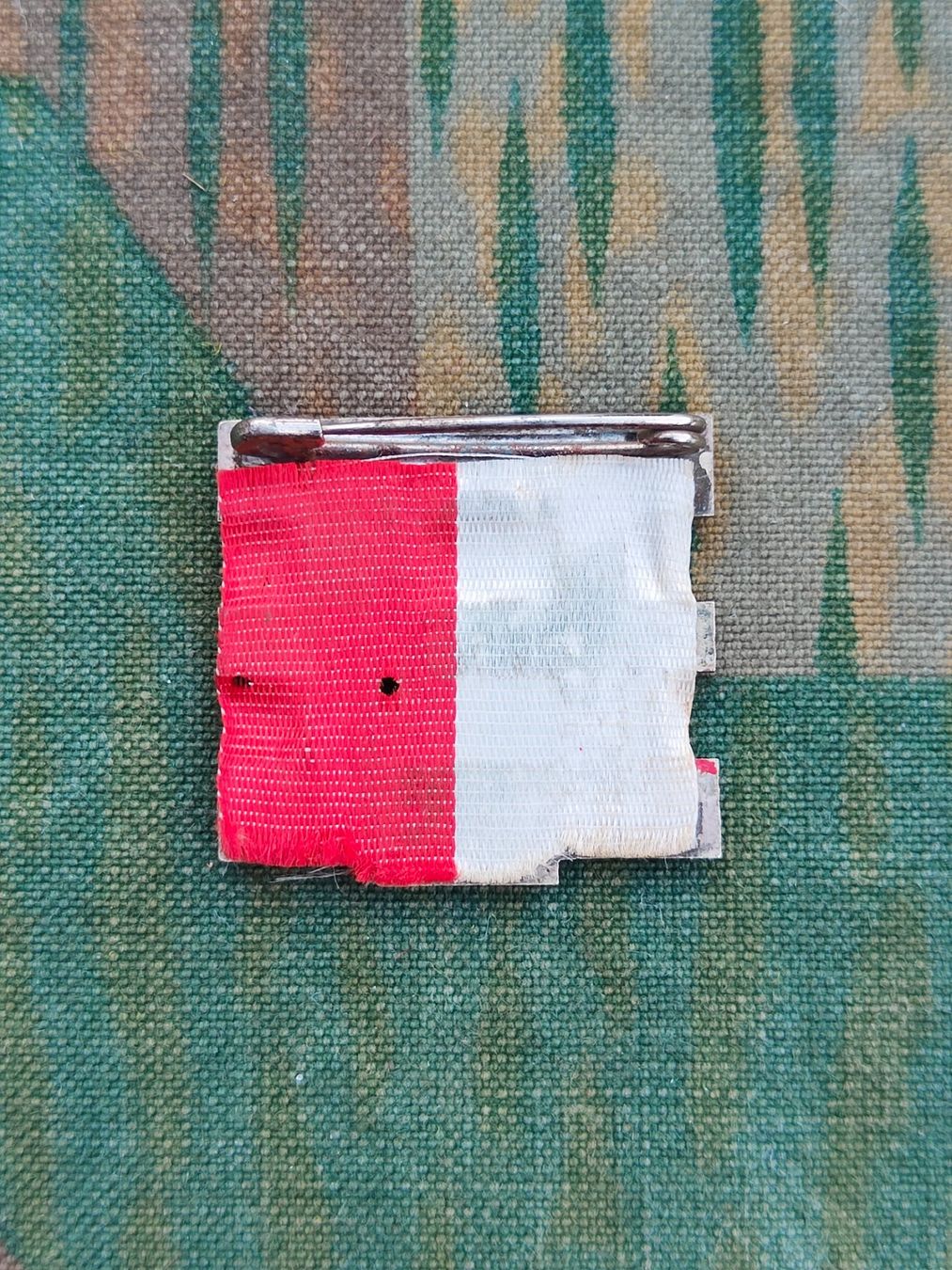 Placchette & Badge: Abzeichen Rotes Kreuz 1940 – Usato da Bauma venduto da SwissMilitaria 1