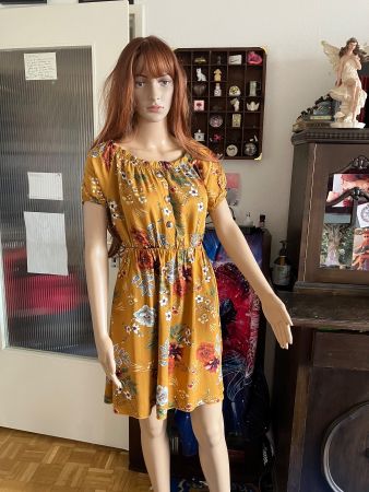 Wunderschönes Viskose Sommerkleid Gr. M Letzte Auktion davon